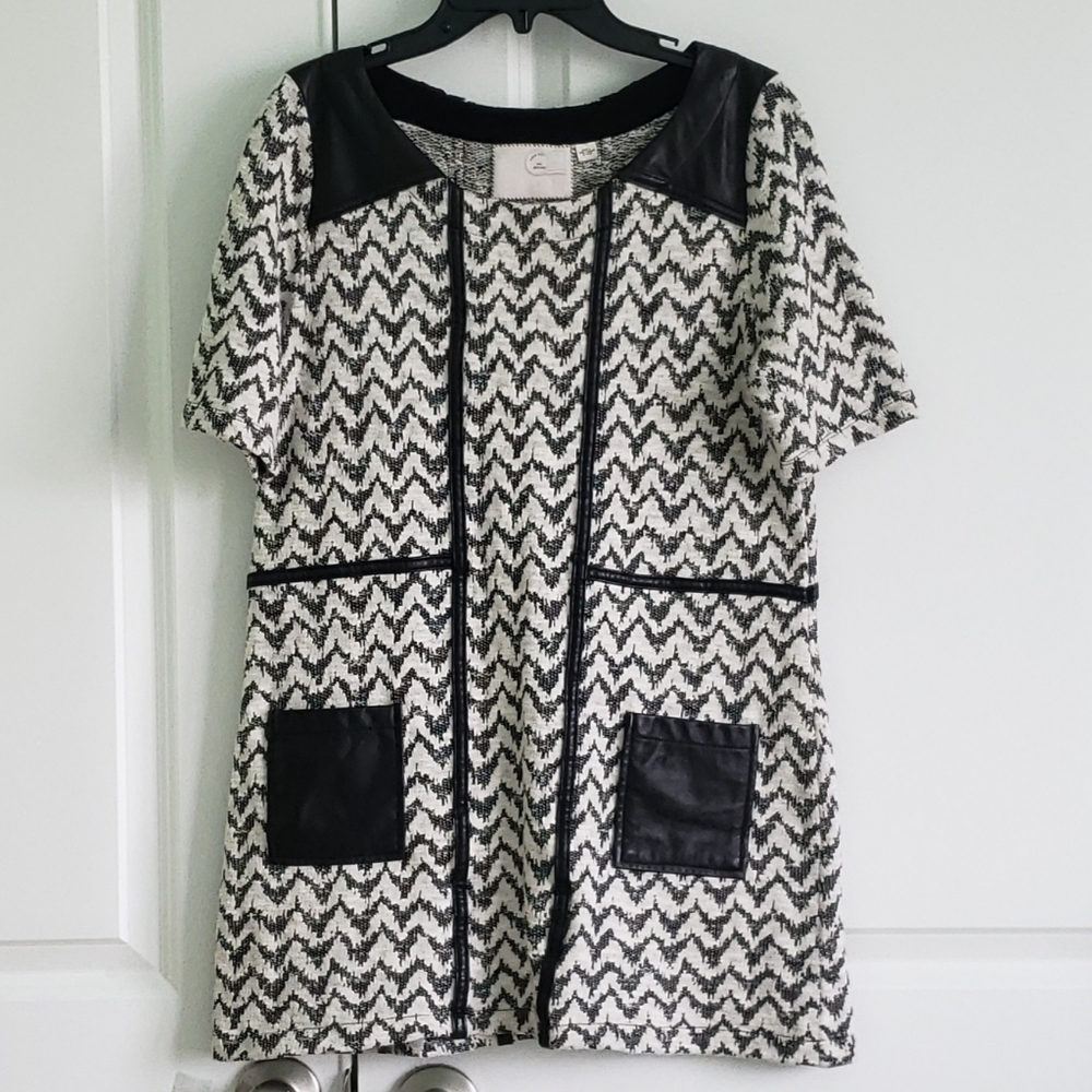 Anthropologie Hida 9-H-15 stcl Postmark